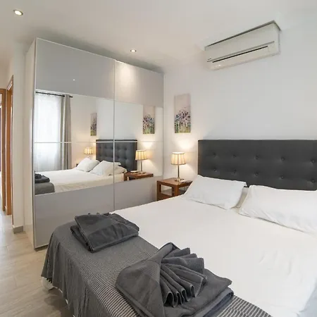 Dazzling 4 Bedrooms Nagini Sun Terrace Hot Tub فيلة