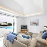Dazzling 4 Bedrooms Nagini Sun Terrace Hot Tub فيلة *