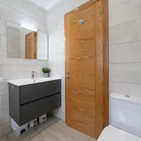 Βίλα Dazzling 4 Bedrooms Nagini Sun Terrace Hot Tub *
