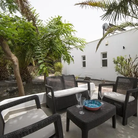 Dazzling 4 Bedrooms Nagini Sun Terrace Hot Tub