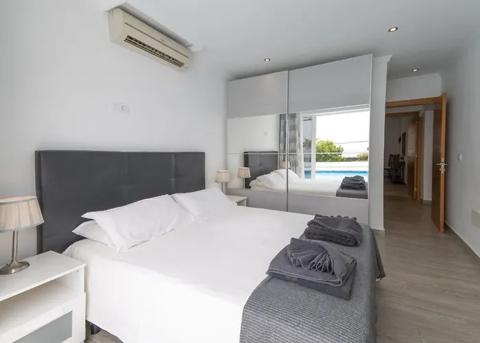 Dazzling 4 Bedrooms Nagini Sun Terrace Hot Tub Playa Blanca (Lanzarote)